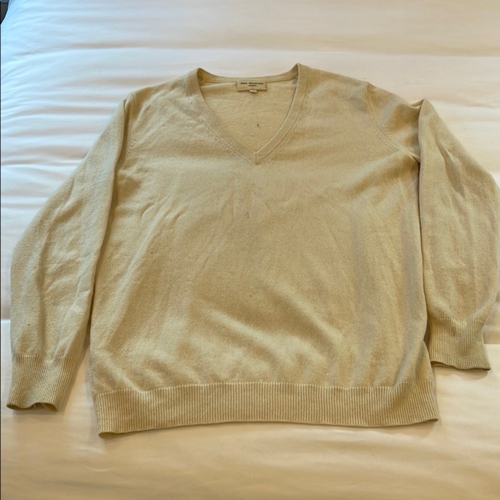 Eric Bompard cashmere v neck sweater
